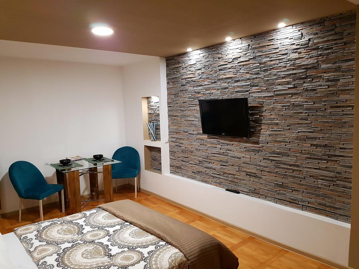 Woodstone Apartment Ploieşti Eksteriør bilde