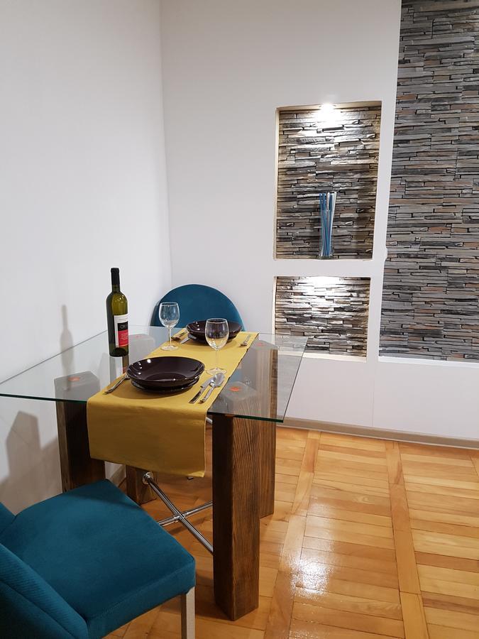 Woodstone Apartment Ploieşti Eksteriør bilde