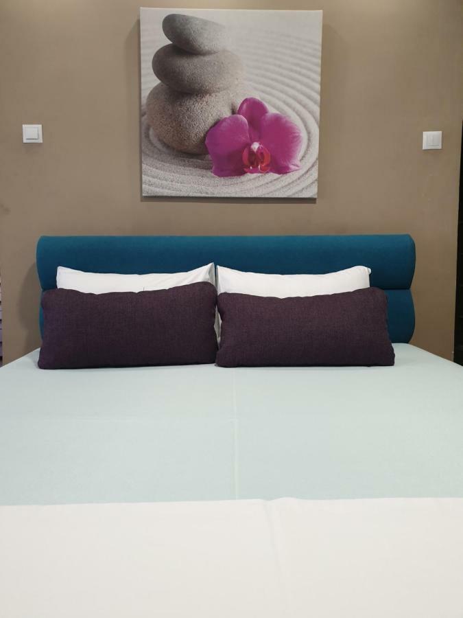 Woodstone Apartment Ploieşti Eksteriør bilde